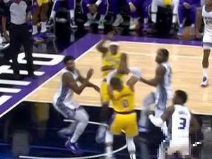 NBA也能看到喜剧！来看看NBA季前赛四大囧