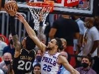 Shams：老鹰与76人商讨过科林斯+博格丹+选秀权换西蒙斯