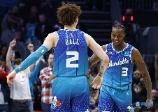 【直播吧评选】2月12日NBA最佳球员