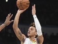 特雷-曼恩谈其创造空间能力：我能阅读防守 可以用后撤步完成摆脱