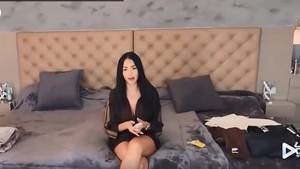 10人床见过没？赫塞娇妻带你看新购豪宅