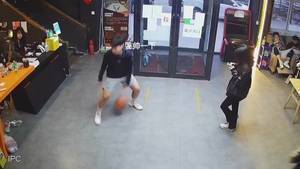 这一通操作后空气仿佛静止了