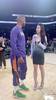 这个角度看 前方NBA美女记者孟超身高也没差保罗太多哈