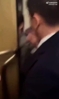 C罗球迷围堵酒店工作人员要求解释 后者：我也是受害者 尊重一下我